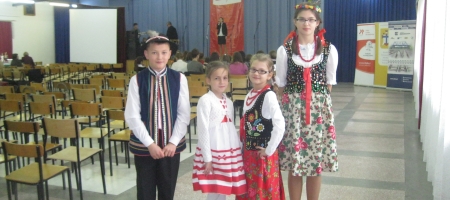 Uczniowie Szkoły w Żmiącej na Festiwalu Pieśni Patriotycznej w Krakowie
